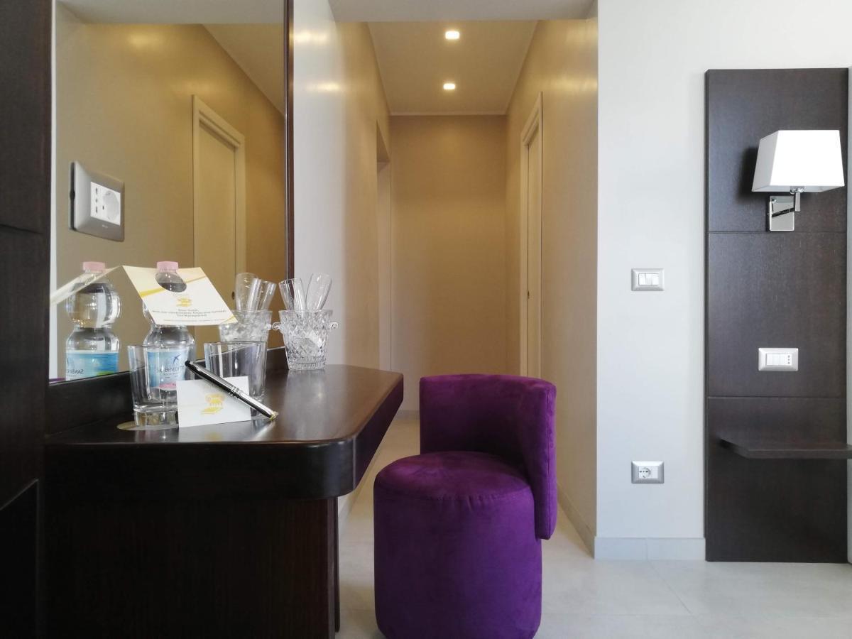 Roman Holidays Boutique Ngoại thất bức ảnh